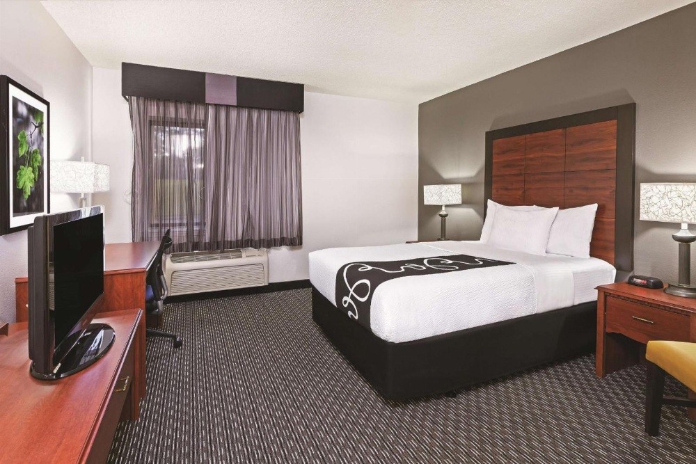 La Quinta Inn & Suites by Wyndham Little Rock North - Mccain Mall