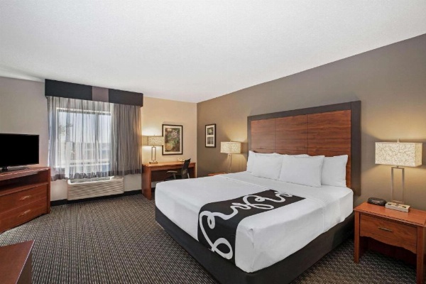 La Quinta Inn & Suites by Wyndham Little Rock North - Mccain Mall image 24