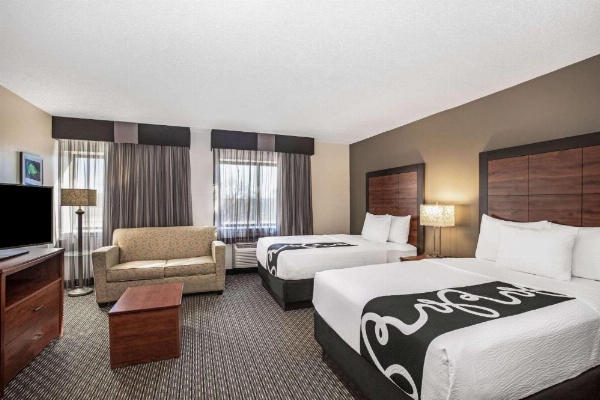 La Quinta Inn & Suites by Wyndham Little Rock North - Mccain Mall image 25