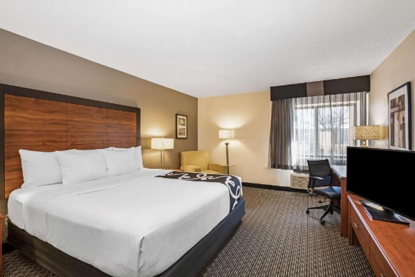 La Quinta Inn & Suites by Wyndham Little Rock North - Mccain Mall image 28