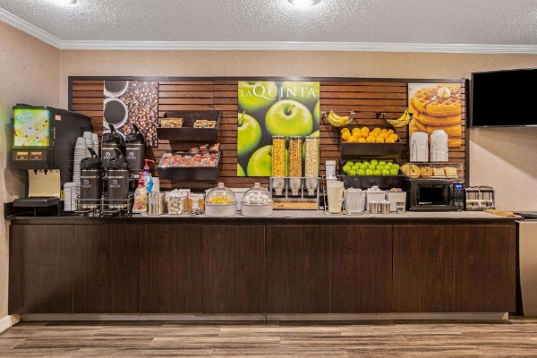 La Quinta Inn & Suites by Wyndham Little Rock North - Mccain Mall image 30