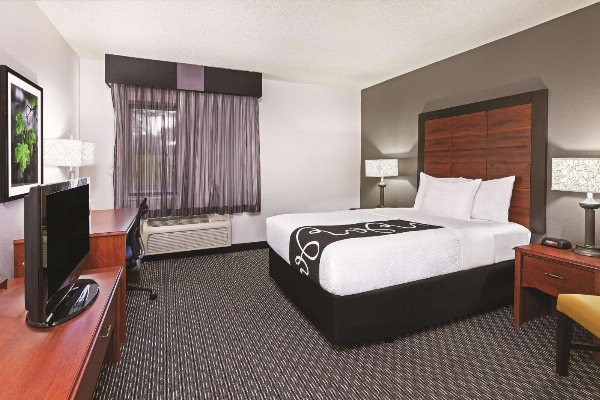La Quinta Inn & Suites by Wyndham Little Rock North - Mccain Mall image 4